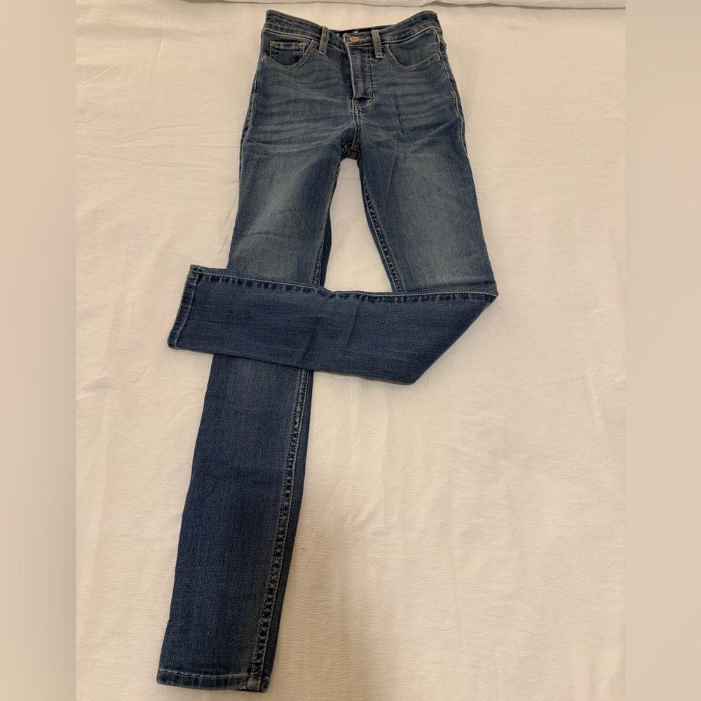 Hollister Ultra High-Rise Crop Super Skinny Soft Stretch Jeans